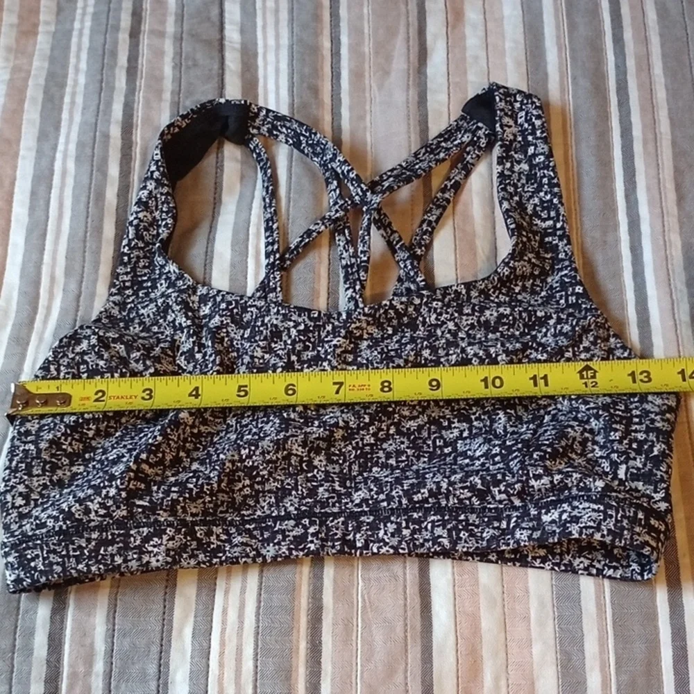 Lululemon‎ Athletica Black and White Crisscross Sports Bra